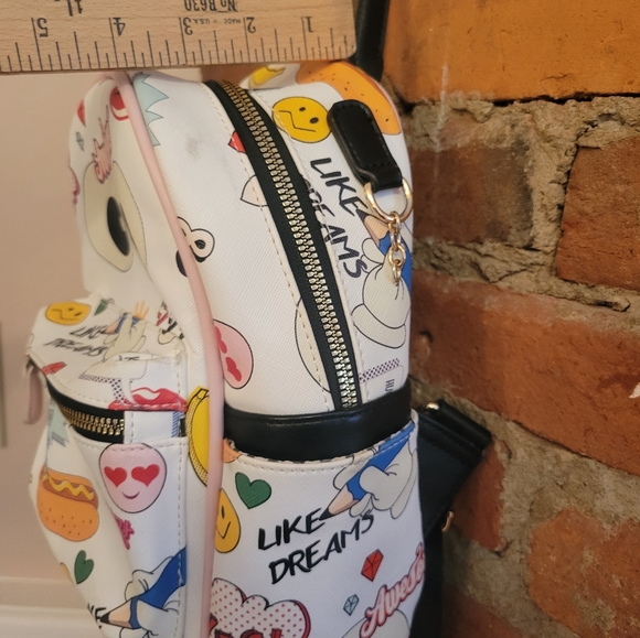 Awesome purse backpack style graphic cartoon print - Picture 8 of 8